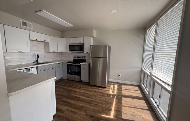 2 beds, 1 bath, 650 sqft, $1,095, Unit 219