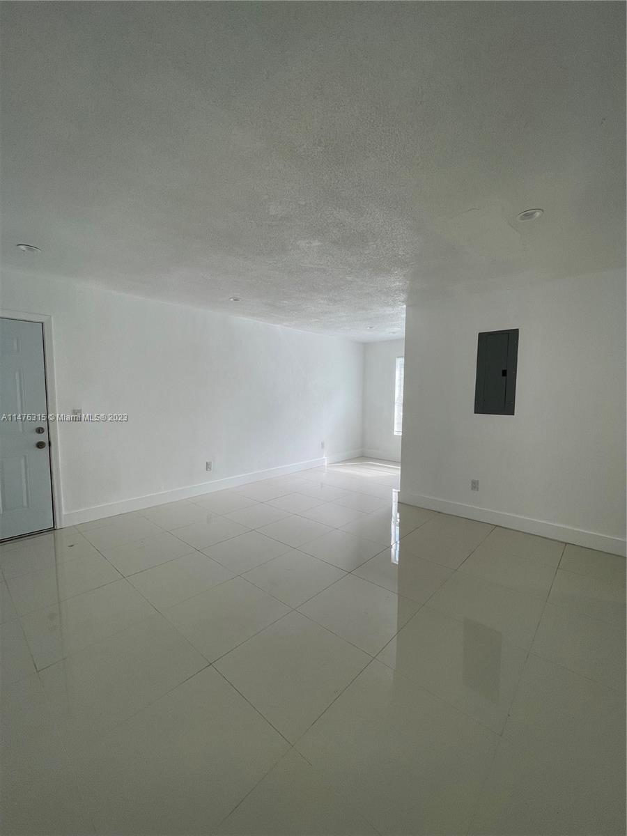 552 NE 61 ST