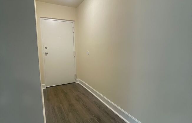 2 beds, 2 baths, 1,000 sqft, $1,975, Unit 14225 #102