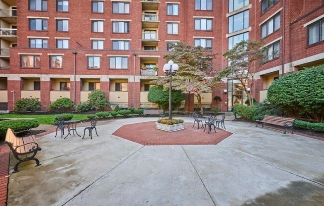 3 beds, 2 baths, 1,280 sqft, $4,800, Unit 415
