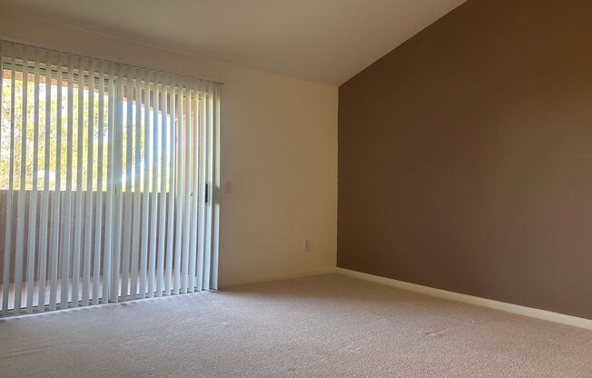 1 Bedroom Condo in Henderson!