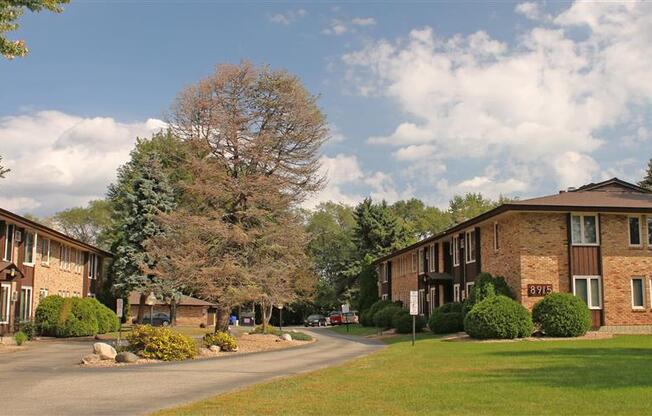 Cedar Manor Apartments in Bloomington