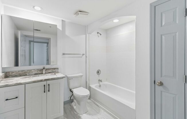 2 beds, 2 baths, $2,795, Unit Unit 1013