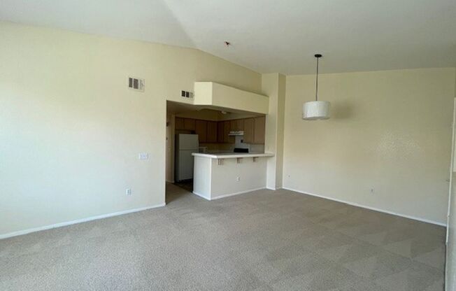 2 beds, 2 baths, $1,600