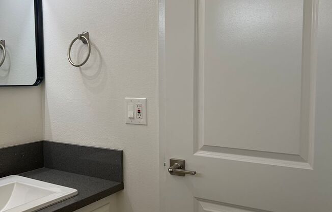 1 bed, 1 bath, 900 sqft, $2,025, Unit 381-35