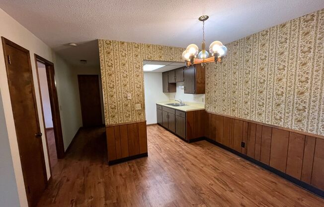 1 bed, 1 bath, 700 sqft, $949, Unit Unit 9