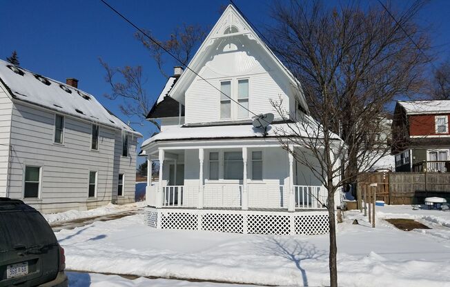 Grand Rapids, MI Downtown 2-Story Victorian-Style Cottage