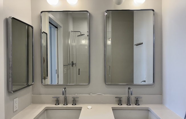 2 beds, 2 baths, 1,024 sqft, $4,000, Unit 725