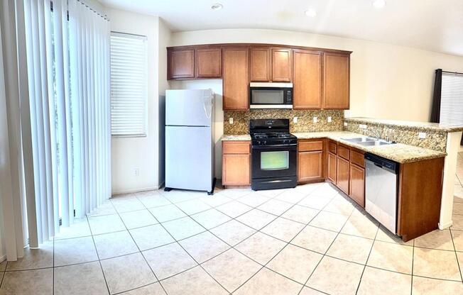 5405 CRUZ CREST CT