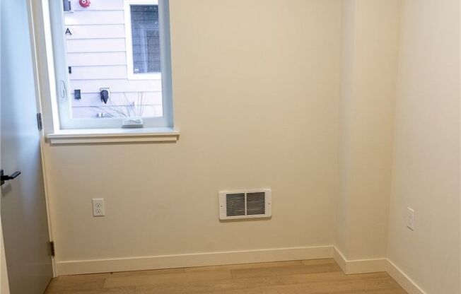 2Bd/1.5Ba Seattle Townhouse