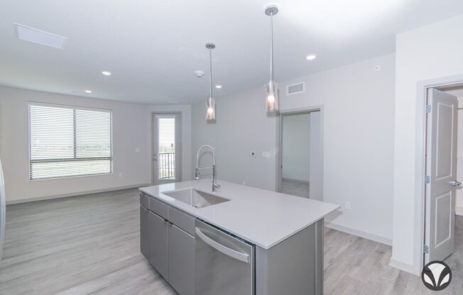 1 bed, 1 bath, 728 sqft, $1,295, Unit YH-1030