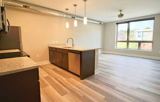 1 bed, 1 bath, 605 sqft, $1,495, Unit APT 640