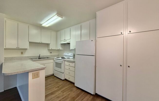 Spacious 2 Bedroom Condo Near Mission Valley!