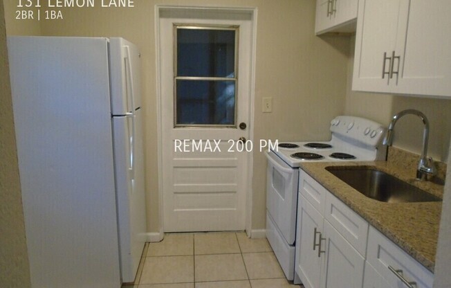 131 LEMON LN