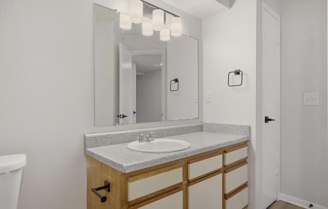 2 beds, 1 bath, 970 sqft, $1,265