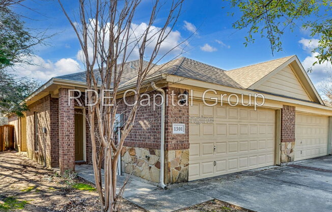 1301 RAVENWOOD DR