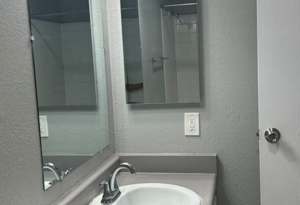 2 beds, 1 bath, 850 sqft, $1,550, Unit 1107 L7