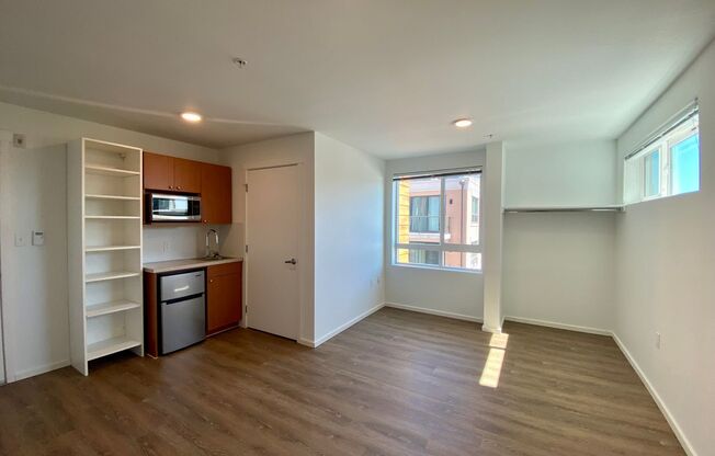 Studio, 1 bath, 175 sqft, $1,515, Unit 5307
