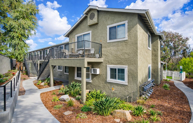 Arroyo Vista | Gated Apartments in San Diego with Modern Interiors