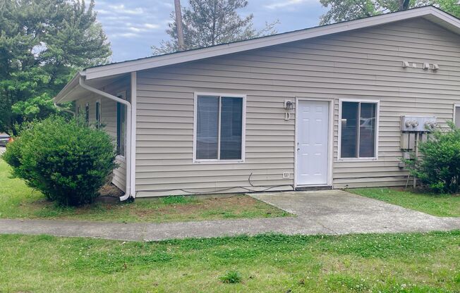 1 bed, 1 bath, 576 sqft, $995, Unit 2906 Sugarwood Pl Apt D