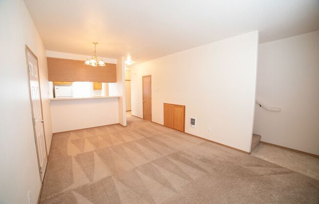 Luxury Unit in Prime Location!