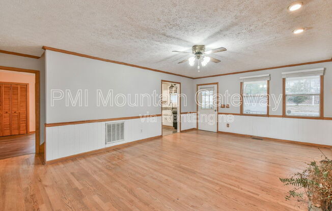 3 beds, 2 baths, 1,248 sqft, $1,750
