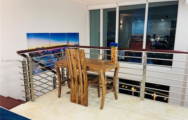 1 bed, 1 bath, 981 sqft, $3,350, Unit 41 SE 5th St # 2305