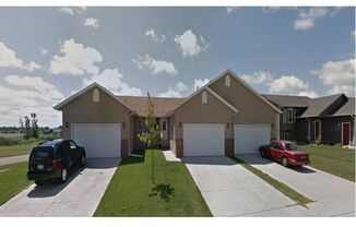 3 beds, 2.5 baths, $2,050