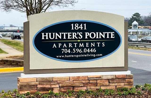 Hunters Pointe Charlotte NC apartments photo  monument sign