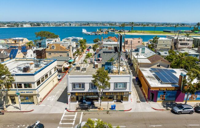 Mission Blvd- Beach Living- 1 bed 1 bath!