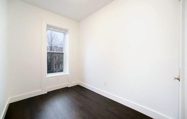 359 E 25 ST