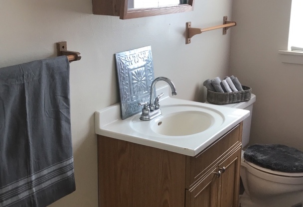 2 beds, 1 bath, 740 sqft, $775, Unit 1500-203