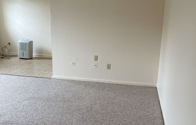 1 bed, 1 bath, 454 sqft, $1,275, Unit D-11