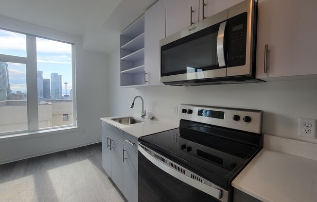 Studio, 1 bath, 403 sqft, $1,590, Unit 520