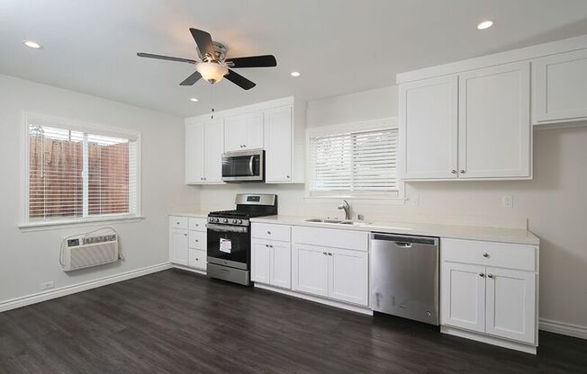 10038 TUJUNGA CYN BLVD