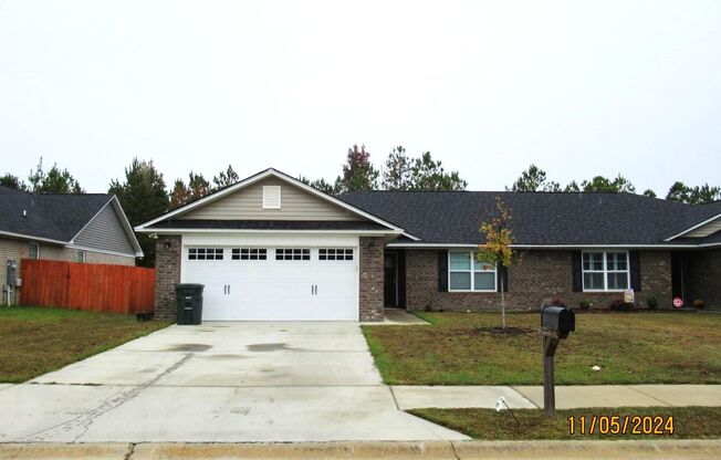 Water Front-3 Bedroom, 2 Bathroom Duplex Close to Shaw AFB in Sumter West