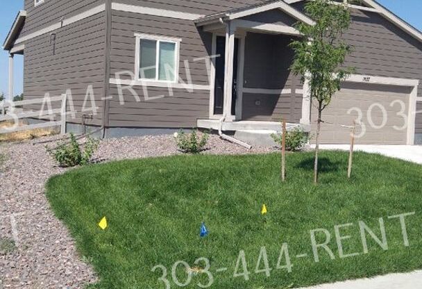 Beautiful & Desirable Golf Course Community!