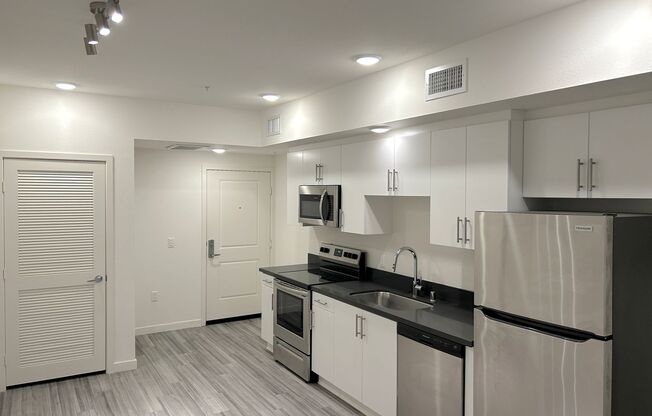1 bed, 1 bath, 606 sqft, $2,495, Unit 305