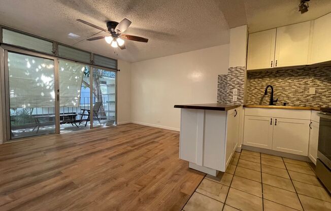 Ideal for students or faculty - 1 Bed 1 Bath across UH at University Court - Utilities Included.