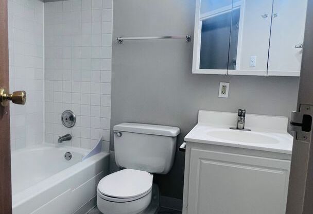 2 beds, 1 bath, 710 sqft, $1,450, Unit # 1303