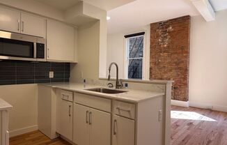 1329 Main St