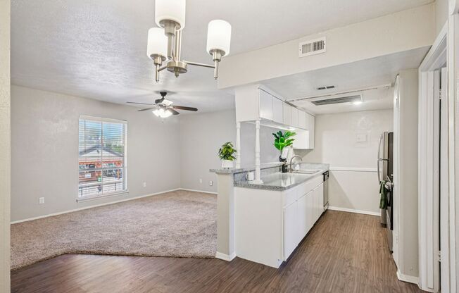 2 beds, 1 bath, 776 sqft, $1,325, Unit 231