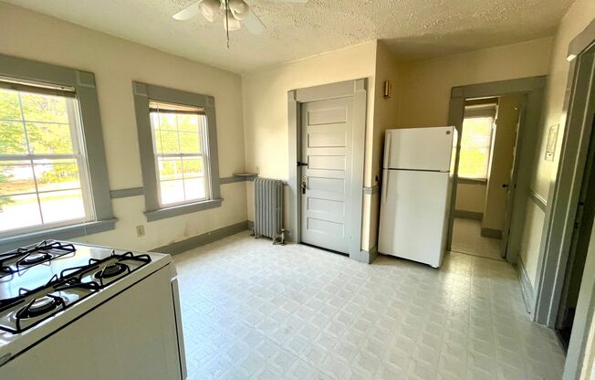 2 beds, 2 baths, $1,795, Unit 2