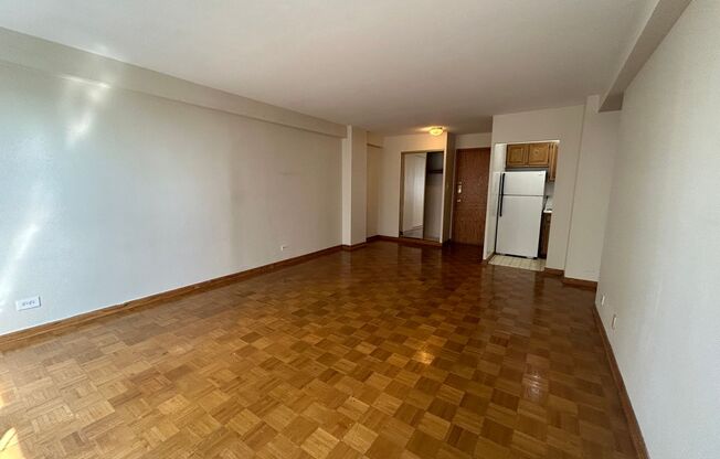 1 bed, 1 bath, 700 sqft, $1,620, Unit 418-0312