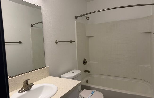 1 bed, 1 bath, 750 sqft, $2,510, Unit D061
