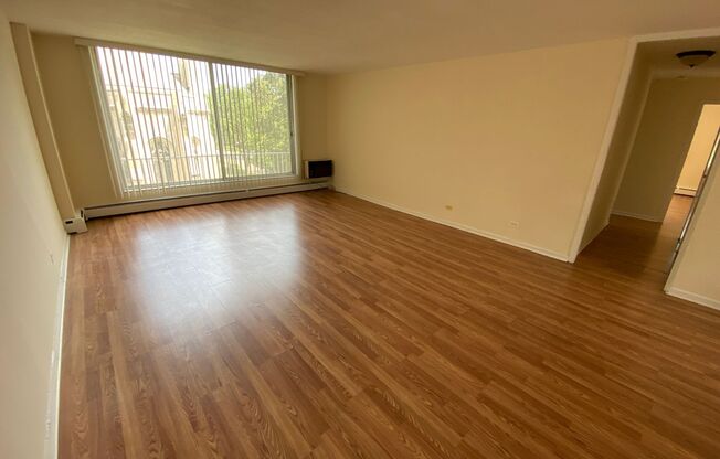 3 beds, 2 baths, 1,200 sqft, $3,450, Unit 1616 - 4A