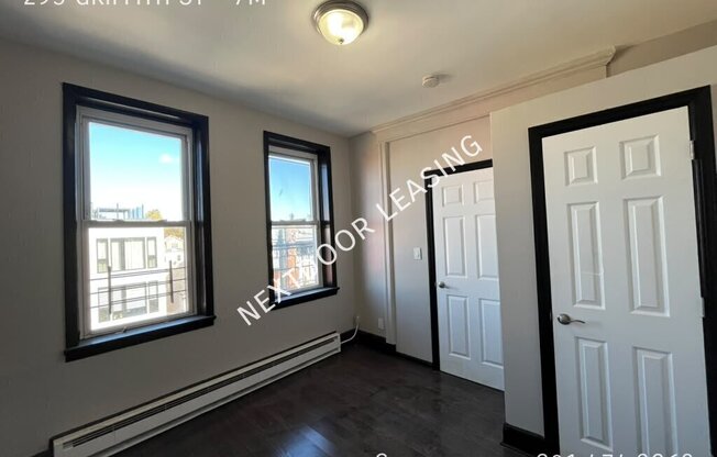 293 GRIFFITH ST