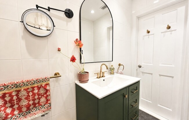 1 bed, 1 bath, 761 sqft, $2,600, Unit 16B