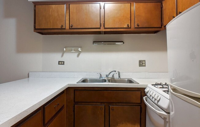 660 W Wrightwood Ave