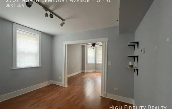 2752 N SEMINARY AVE